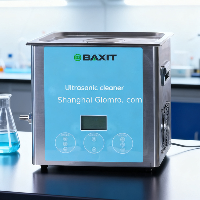 Industrial type ultrasonic cleaning machine, equipped with an elevating system, used for automatic cleaning of block-shaped engine parts of diesel particulate filter